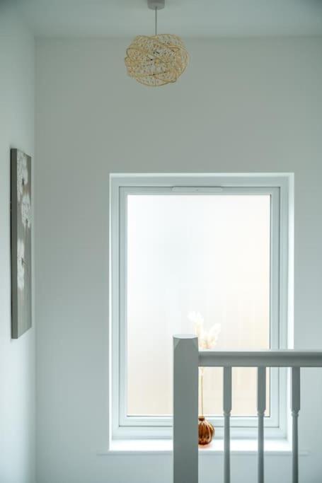 Lux 3Bed Near Wembley With Parking By Oceana Group - Sleeps 8 Apartment Harrow Bagian luar foto