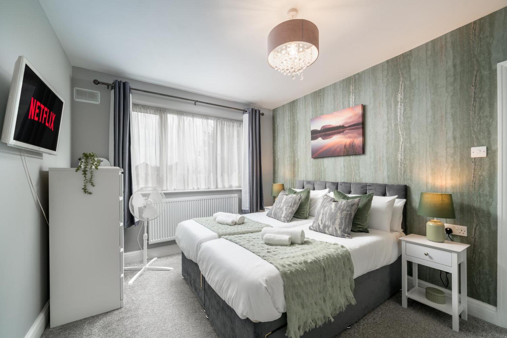 Lux 3Bed Near Wembley With Parking By Oceana Group - Sleeps 8 Apartment Harrow Bagian luar foto