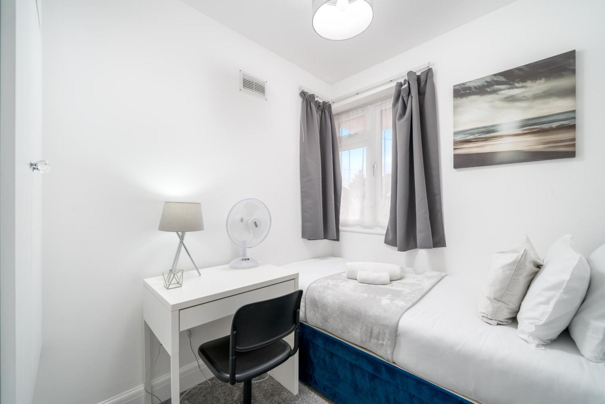 Lux 3Bed Near Wembley With Parking By Oceana Group - Sleeps 8 Apartment Harrow Bagian luar foto