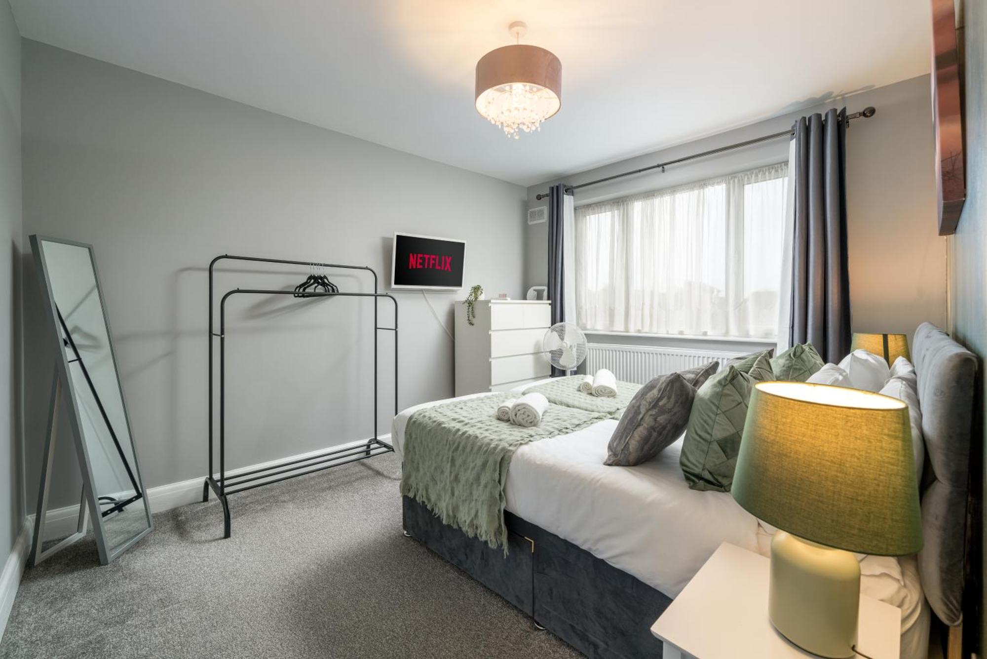 Lux 3Bed Near Wembley With Parking By Oceana Group - Sleeps 8 Apartment Harrow Bagian luar foto